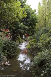 ein Fluss durch die Töpferstadt Ráquira