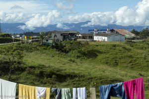Gebirgsdorf in den kolumbianischen Anden