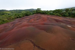 Coloured Earth - der Sand trennt sich nach dem Vermischen