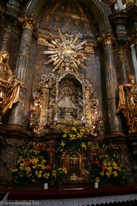 das Prager Jesulein in der Kirche zur siegreichen Jungfrau Maria