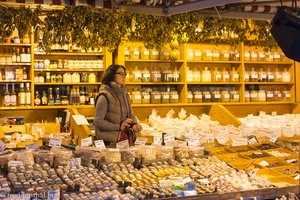 Kräuterstand am Viktualienmarkt in München