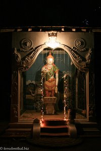 Tempel im unteren Bereich des Adam Peak