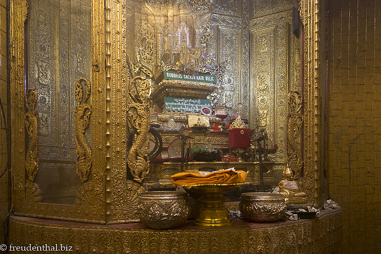 Buddha-Schrein in der Botataung Pagode von Yangon