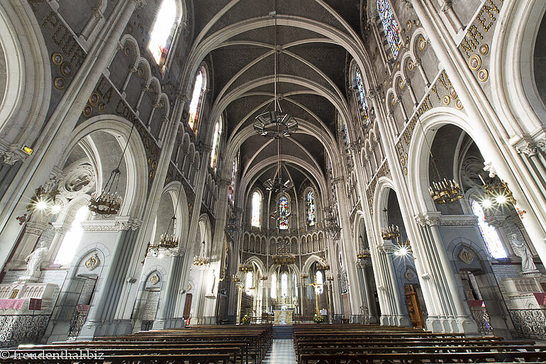 in der Mariä-Empfängnis-Basilika von Lourdes