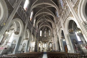 in der Mariä-Empfängnis-Basilika von Lourdes