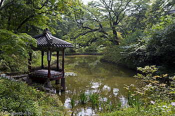 Teich des Ongnyucheon im Biwon, der Geheime Garten von Seoul