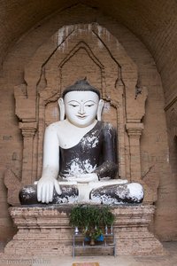 Buddha-Figur bei der Pyathetgyi Pagode