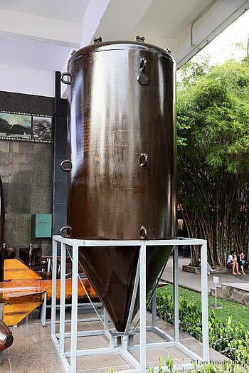 nicht explodierte Fliegerbombe im Kriegsopfermuseum in Ho-Chi-Minh-Stadt