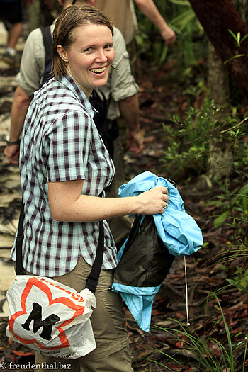 Annette ist auf den nächsten Monsunregen gefasst.