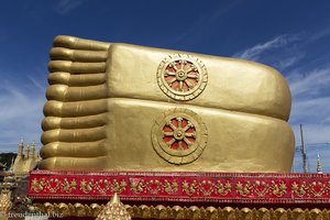 großer Fuß des Liegenden Buddha im Wat That Luang Tai bei Vientiane