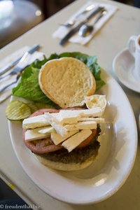 griechischer Burger im Sweet Life Cafe