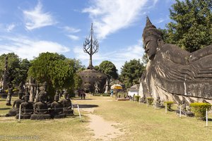 im Buddhapark bei Vientiane