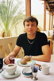 Lars beim Frühstücken im Iberotel Makadi Beach