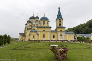 die Sommer- und Winterkirche bei der Mănăstirea Hâncu in Moldawien