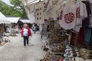 Souvenirs auf dem Markt bei Schloss Bran