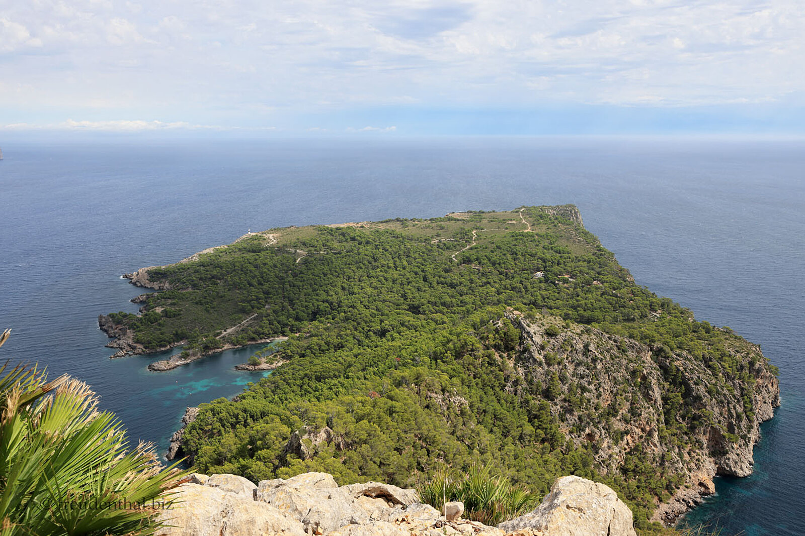 Aussicht vom Penya des Migdia über eine Landzunge Mallorcas 