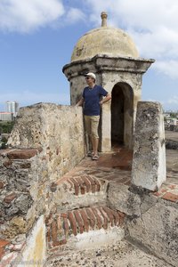 Lars bei einer der Vedetten des Castillo San Felipe von Cartagena
