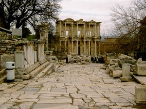 Straße zur Celsus-Bibliothek von Ephesos