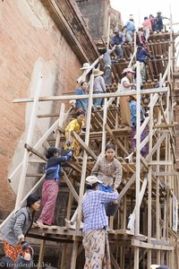 Arbeiterinnen beim Sulamani Tempel von Bagan