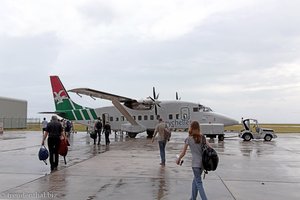 die Rumpelkiste wartet schon am Flughafen Mahé