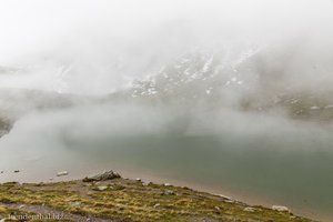 Baschalvasee in Nebel und Wolken