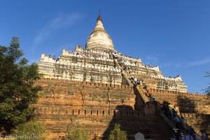 Sonnenuntergang bei der Shwesandaw Pagode von Bagan