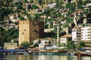 Hafen und Roter Turm von Alanya an der Türkischen Riviera