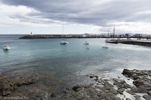 Am Fährhafen von Playa Blanca