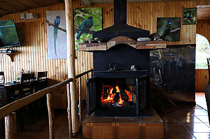 Offener Kamin in der Paraíso Quetzal Lodge