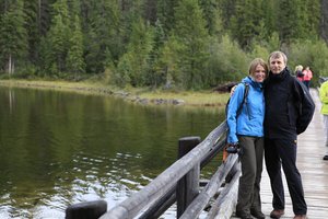 Annette und Lars auf der Brücke zur Pyramid Island