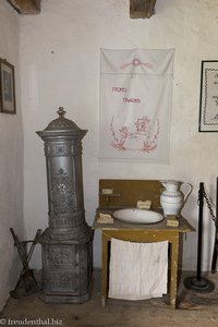 Ein Ofen im Museum von Honigberg in Harman