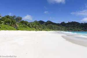 Weißer Sand der Anse Intendance