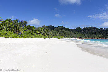 Weißer Sand der Anse Intendance
