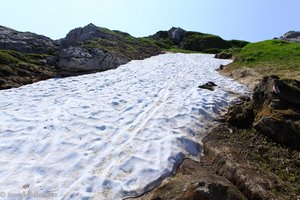 Schnee unterhalb der Silberen