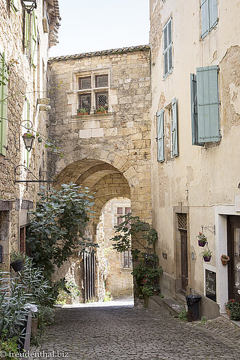 mittelalterliche Gasse in der Bastide von Cordes-sur-Ciel