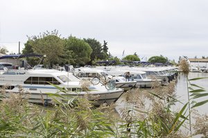 Hausboote beim Port Cassafières