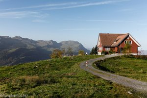 einsames Haus nahe der Bushaltestelle Eseltritt