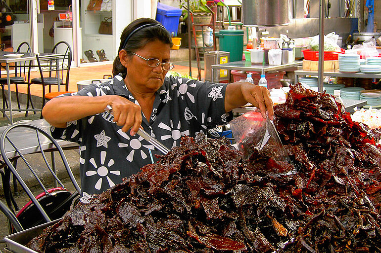noch mehr Eingelegtes beim Nachtmarkt von Hua Hin
