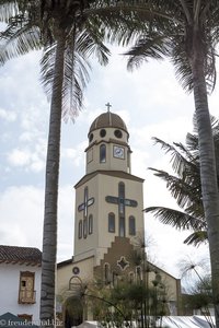 Der Kirchturm von Salento in Kolumbien.