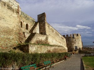 Kástro - byzanthinische Stadtmauer mit Aliséos-Turm