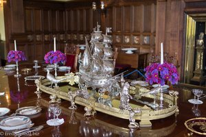 Viel Silber im Speisesaal des Glamis Castle