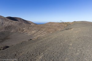 Hoch oben auf dem Kraterrand der Caldera Blanca