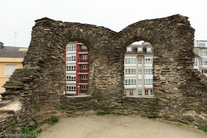 alt und neu - Stadtmauer von Lugo