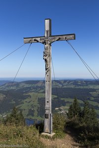 Gipfelkreuz oben auf dem Immenstädter Horn