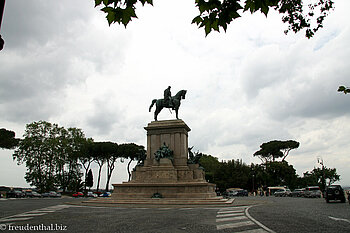 Piazzale Garibaldi mit Reiterstandbild des berühmten Freiheitskämpfers