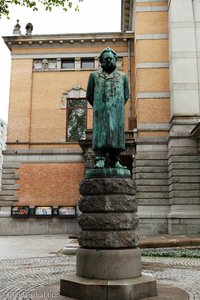 Henrick Ibsen vor dem Nationalmuseum Oslo