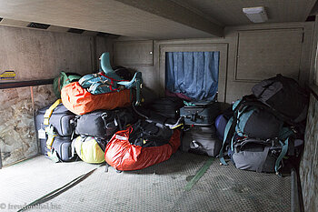 Gepäckraum im VIP-Bus von Laos