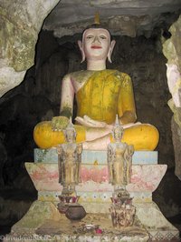 Buddha-Statue in der Tham Hoi