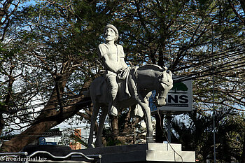 Reiterdenkmal in der Avenida Central
