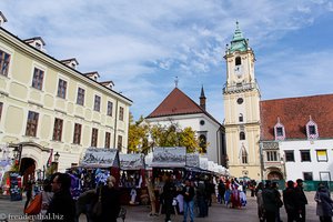 Hauptplatz von Bratislava mit dem Alten Rathaus